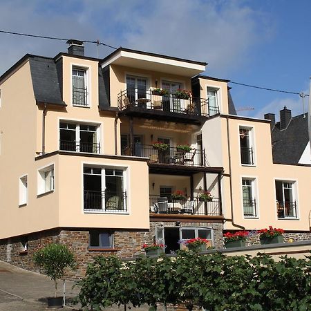 Weingut Goeres Hotel Briedel Exterior photo
