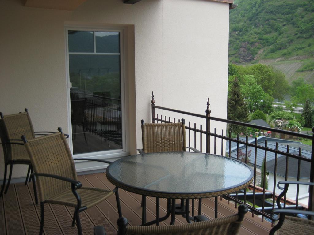 Weingut Goeres Hotel Briedel Room photo